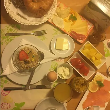 Homestay In Seenahe *